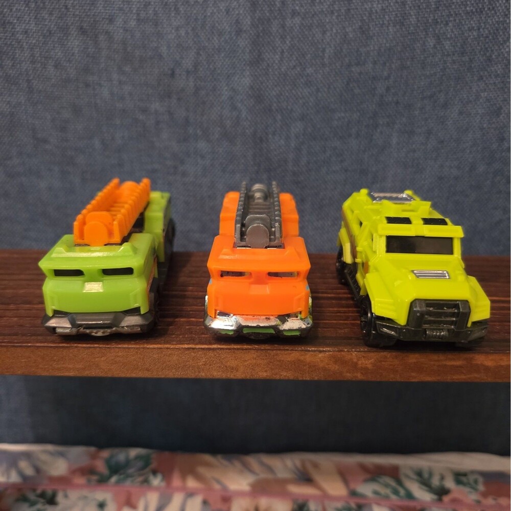 Emergency Airport Rescue Lot 3 Neon Diecast 2000s